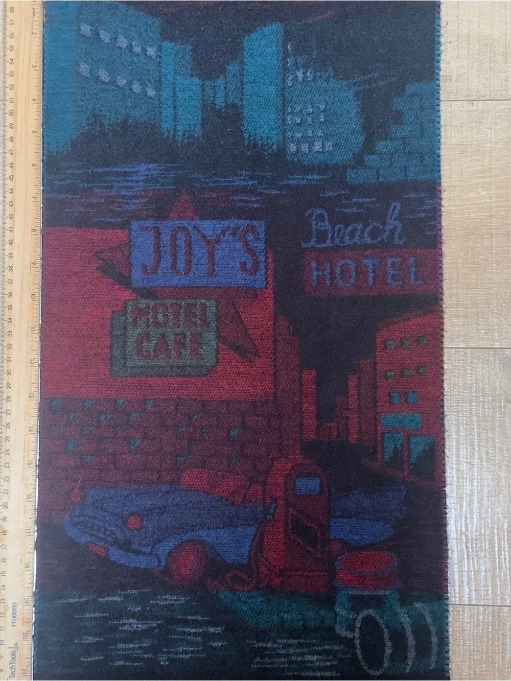 VINTAGE C&A Novelty Pop-Art-Style Acrylic Scarf